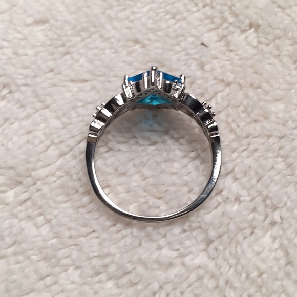 2.4K Blue Sapphire Ring - size 10 (Lab Stone) - Picture 7 of 8